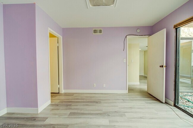 Building Photo - 2574 Pera Cir