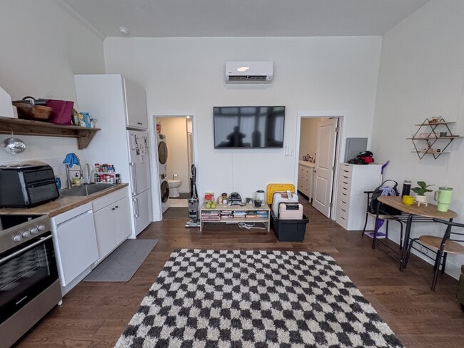 Building Photo - 1832-34 Callowhill St