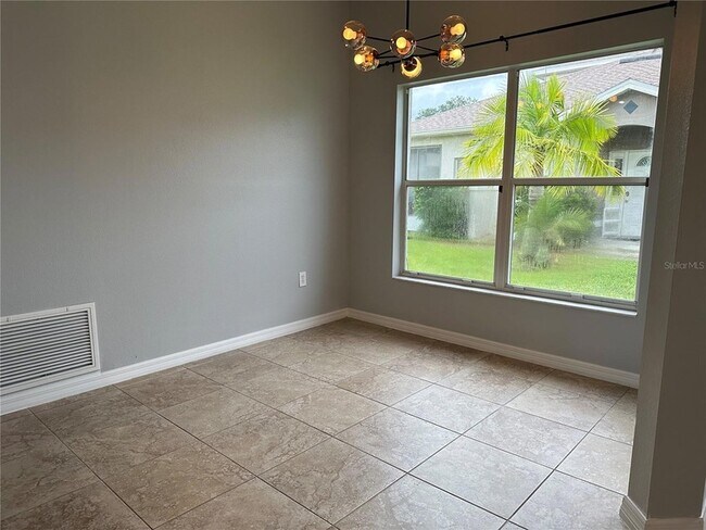 Building Photo - 14572 Laguna Beach Cir