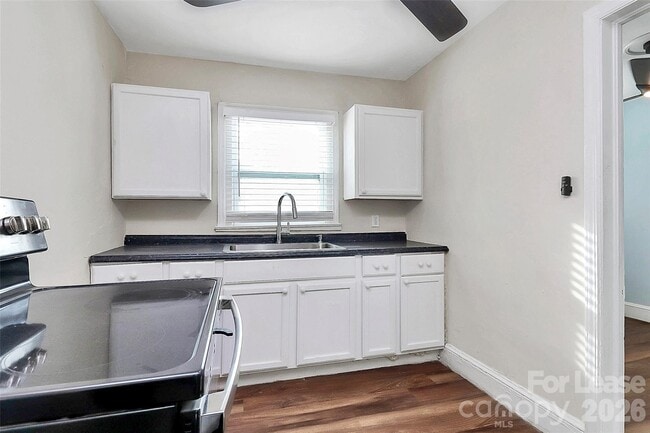 Building Photo - 1105 Brookhurst Dr