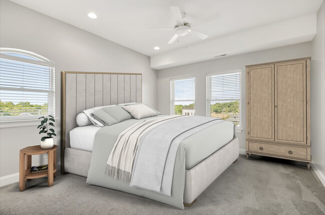 Building Photo - 833 Laurel Ave