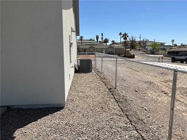 Building Photo - 1705 Talc Rd