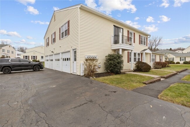 Building Photo - 34 Arrowhead Way S
