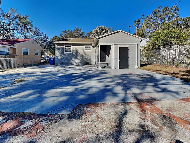 Building Photo - 2320 Auburn St S