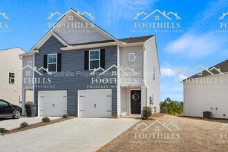 Building Photo - 145 Adger Rd