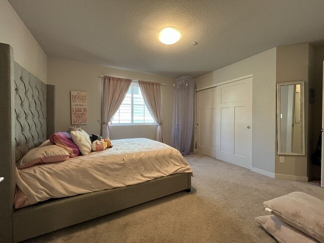 Building Photo - Spacious 5BR Home Near Mountainside High School with Loft, Balcony & Large Kitchen