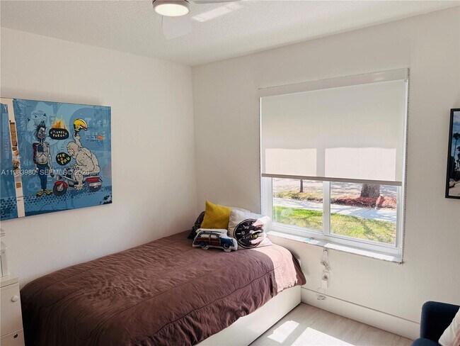 Building Photo - 646 Stanton Dr