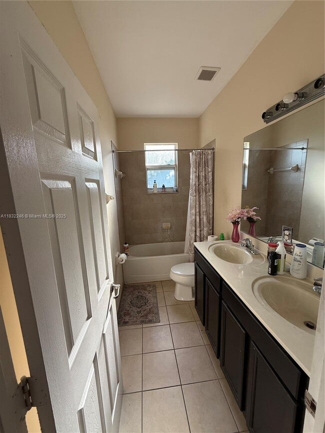 Building Photo - 17065 SW 94th Terrace