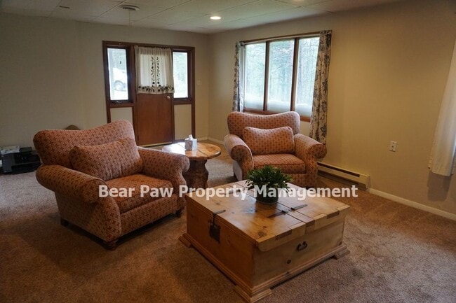 Building Photo - Great Home on Upper Bear Creek!!