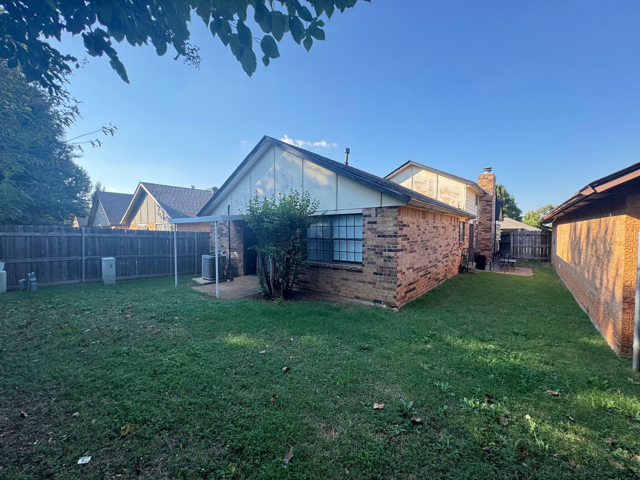 Building Photo - 7740 Doris Dr