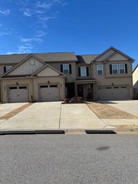 Building Photo - Beautiful 2 story townhome in desirable Cr...