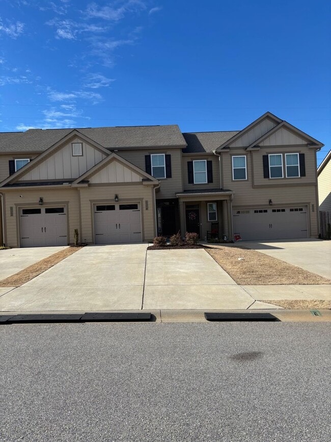 Building Photo - Beautiful 2 story townhome in desirable Crawford Creek Subdivision!
