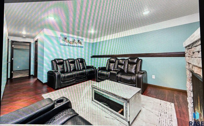 Building Photo - 1304 N Archer Dr