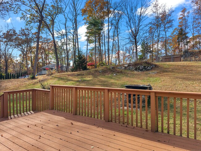 Building Photo - 117 Church Hill Rd