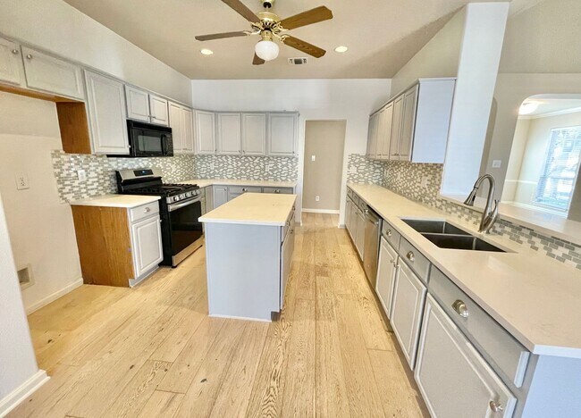 Building Photo - 707 Belmark Ct