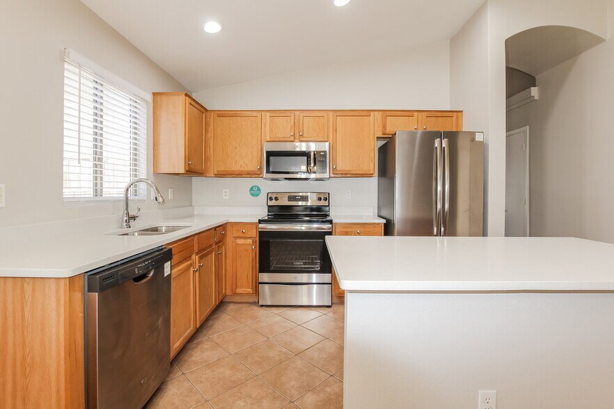 Building Photo - 12821 W Crocus Dr