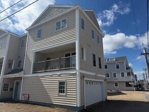 Building Photo - 36 River Ave