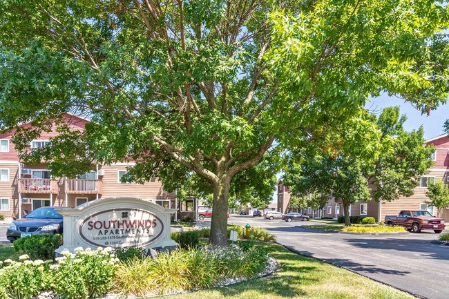 Primary Photo - Southwinds Apartments