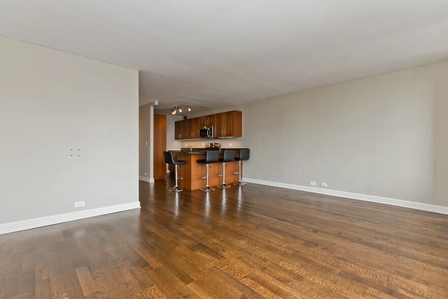 Building Photo - 655 W Irving Park Rd