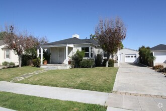 Building Photo - Talmadge Single Story House For Rent