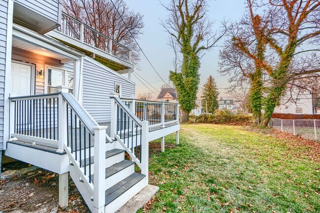 Building Photo - 4012 Fernhill Ave