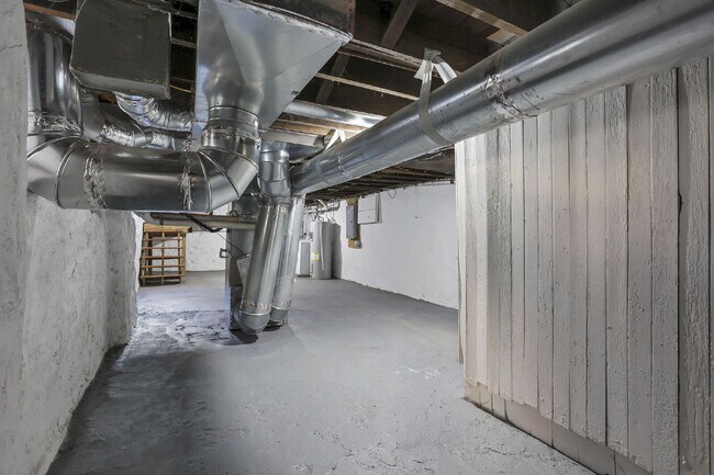 Building Photo - Stunning Restored 4BR Home Steps from Goodale Park & the Short North