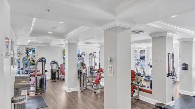 Building Photo - 533 NE 3rd Ave