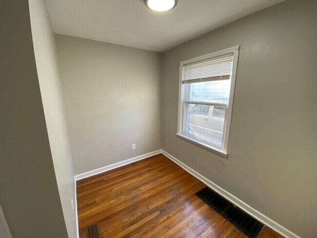 Building Photo - Wonderful Family Home With Lots of Space