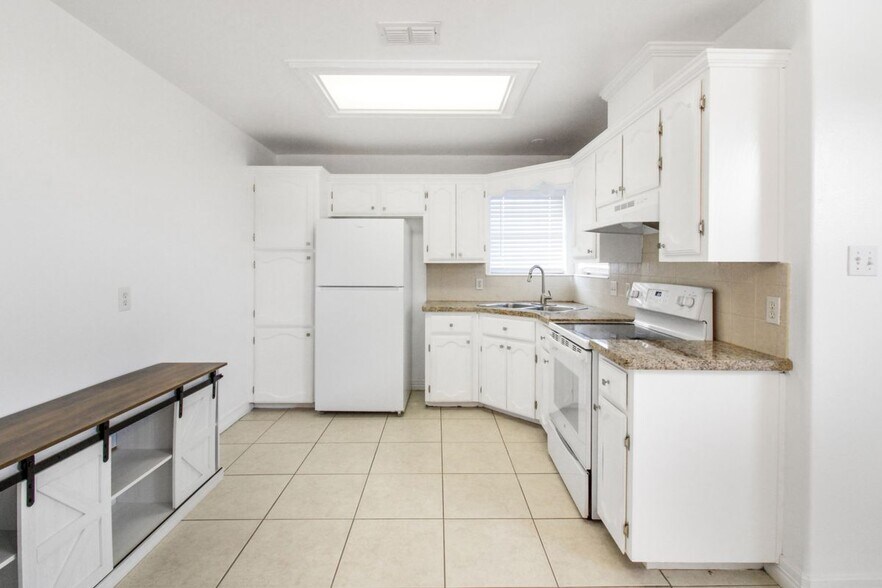 Building Photo - 3502 W Alteza Dr