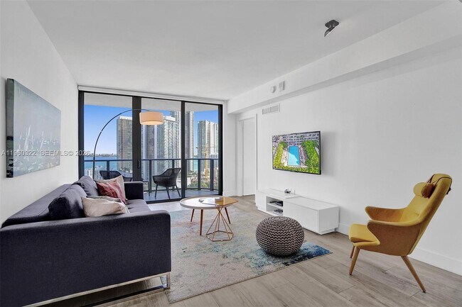 Building Photo - 121 NE 34th St