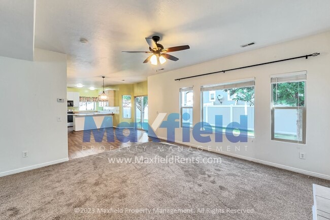 Building Photo - Lehi 4 BD 2.5 BA 2 GA - Fenced Yard