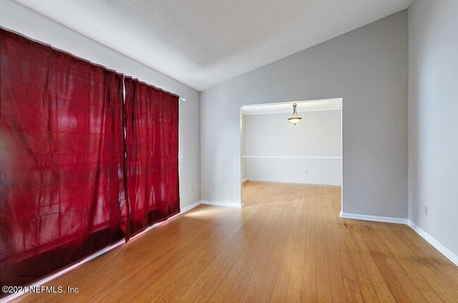 Building Photo - Beautiful 4-bedroom, 2-bath home in Mandarin!