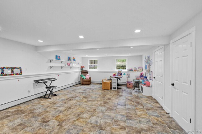 Building Photo - 809 Highland Lake Rd