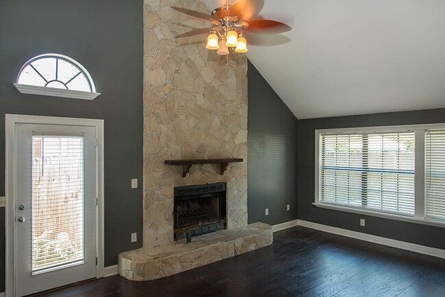 Building Photo - 1066 Windmill Dr