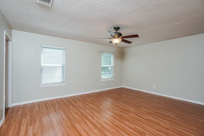 Building Photo - 7834 Sunny Ridge Dr