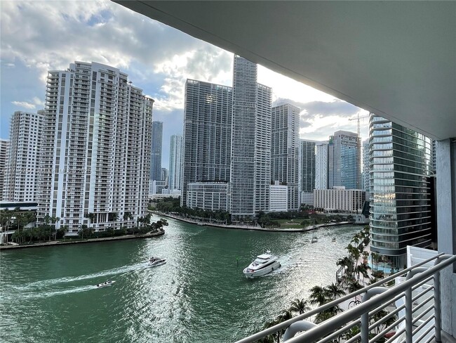 Building Photo - 325 S Biscayne Blvd