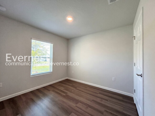 Building Photo - 4 Sea Ship Pl