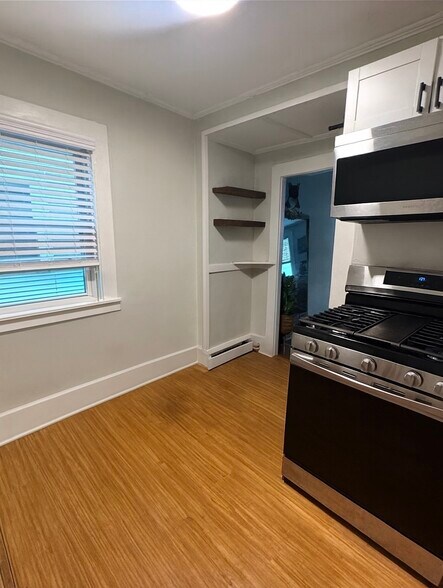 Kitchen_2 - 171 Austin St