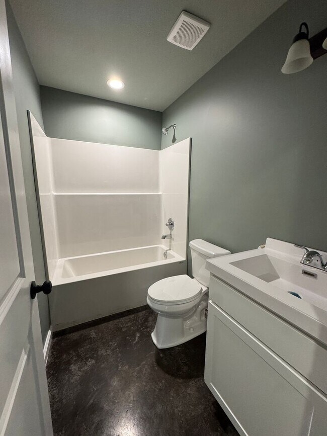 Building Photo - Brand New 3 Bed / 2 Bath In Trumann Available Now!