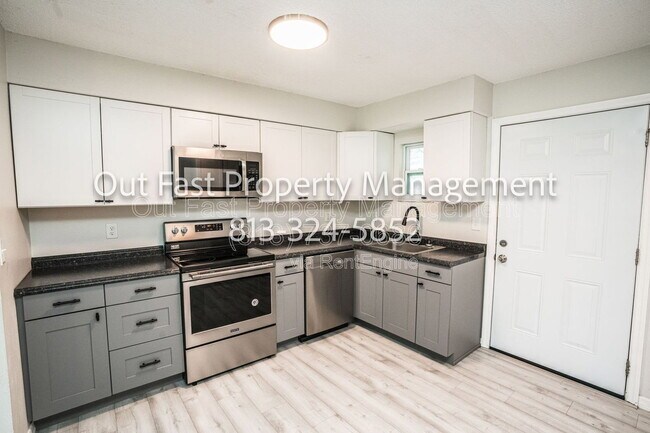 Building Photo - 430 3rd Ave