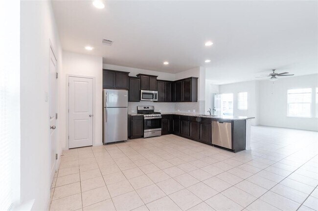 Building Photo - 217 Bent Creek Dr
