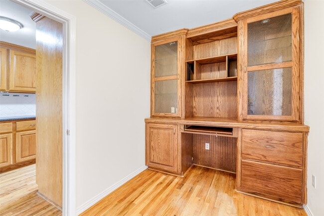 Building Photo - 4025 Silverwood Dr