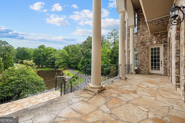 Building Photo - 11140 W Rd