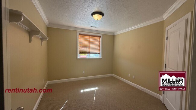 Building Photo - 10234 Eagle Cliff Way