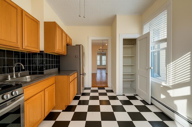 Building Photo - 41 Lincoln St