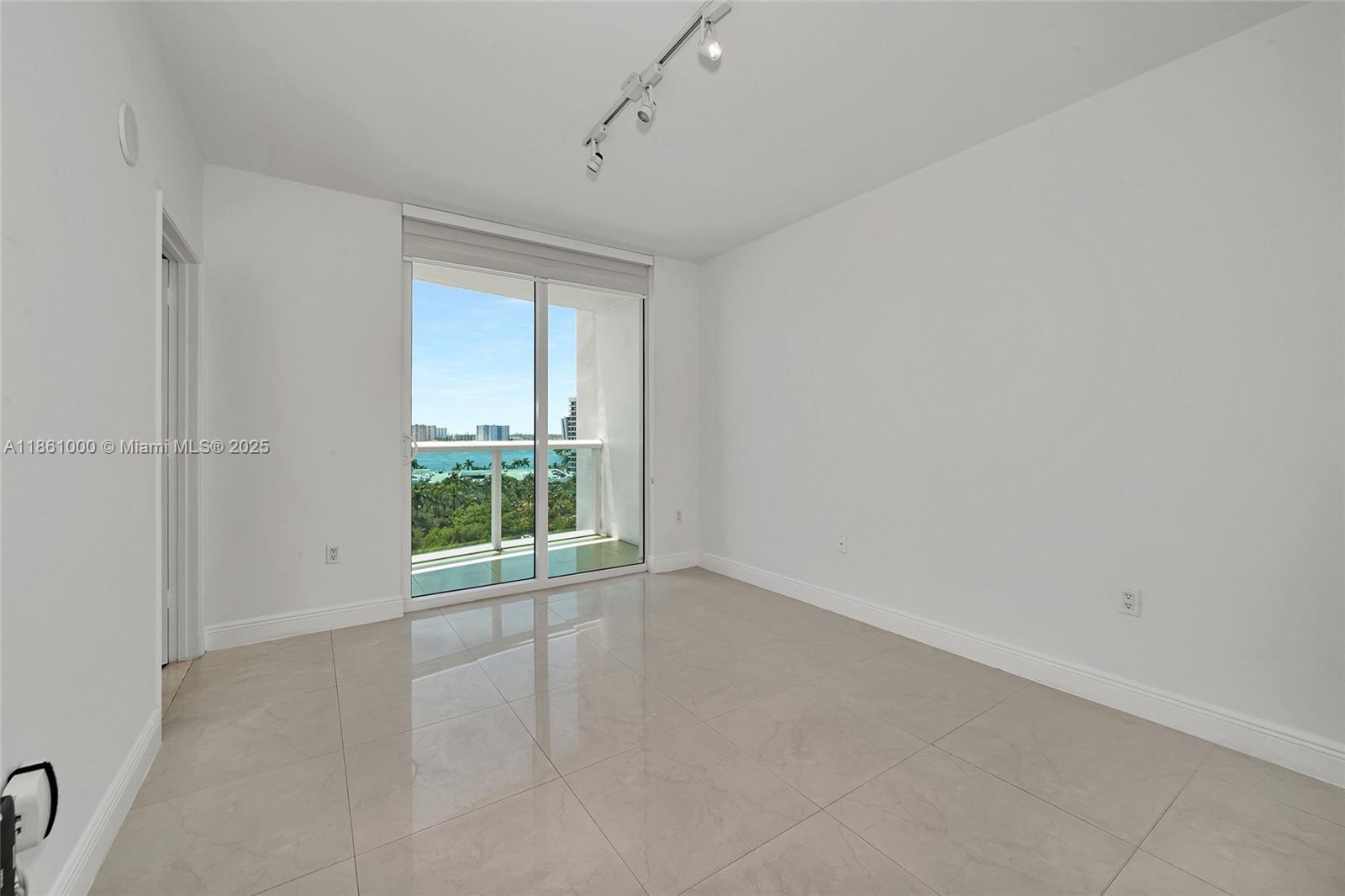 Building Photo - 19400 Turnberry Way