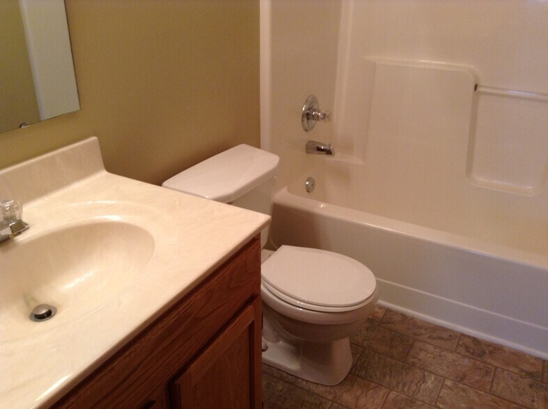 Building Photo - 6324 Blakeview Dr