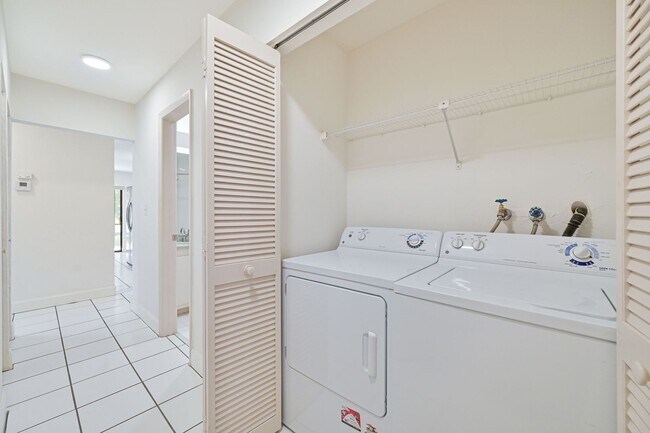 Building Photo - NOW AVAILABLE - First Floor Condo with 1 Car Garage in Eagle Ridge!