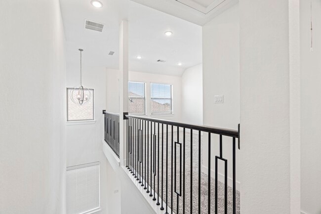 Building Photo - 7818 Starfish Arbor Dr