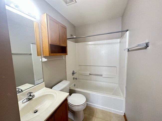 Building Photo - 2503 Dickens Dr
